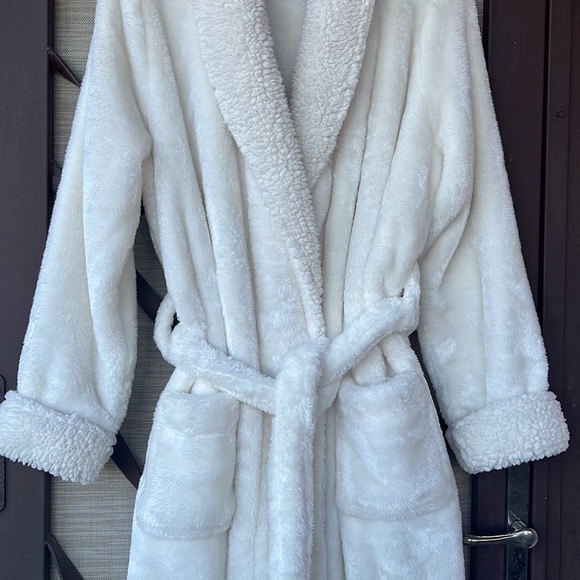 Nordstrom Long Plush Heavyweight Super Soft Winter Robe - Picture 4 of 16